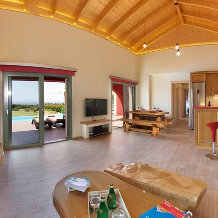 Villa Sleeps 6 Pool Wifi *