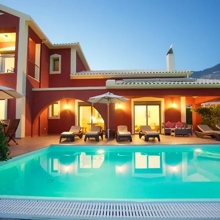 Sleeps 6 Pool Wifi Vila *