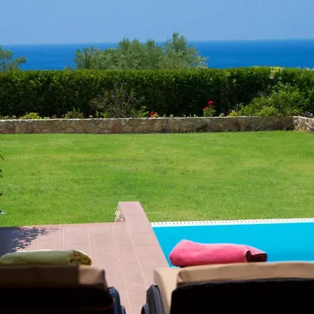 Vila Sleeps 6 Pool Wifi