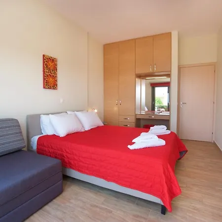 Vila Sleeps 6 Pool Wifi
