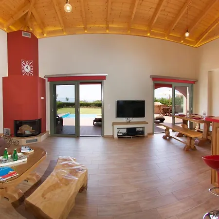 Sleeps 6 Pool Wifi Vila