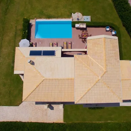 Sleeps 6 Pool Wifi Vila Mousata
