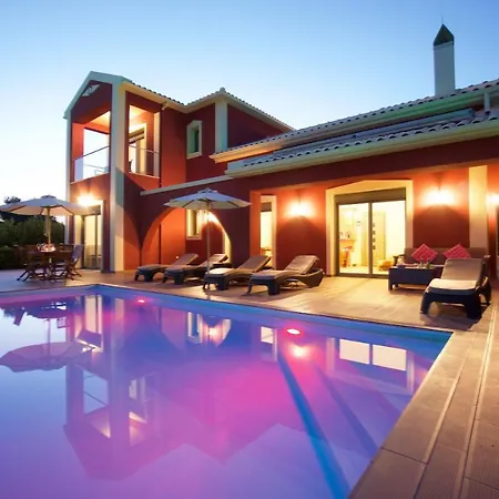 Sleeps 6 Pool Wifi * Mousata